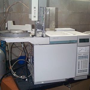 Gas Chromatograph, Hewlett Packard 6890 with Dual injectors and dual detectors.