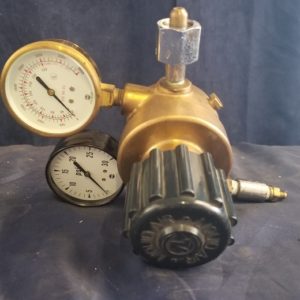 Gas Regulator, CGA 320 for CO2, Used